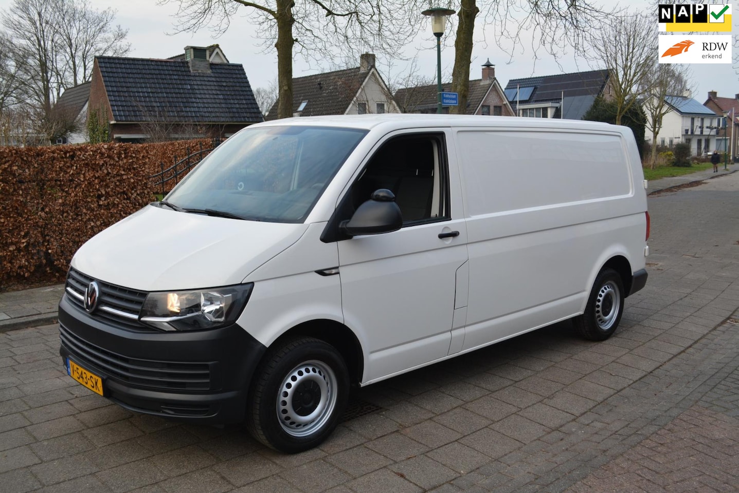 Volkswagen Transporter - 2.0 TDI L2H1 2.0 TDI L2H1 - AutoWereld.nl