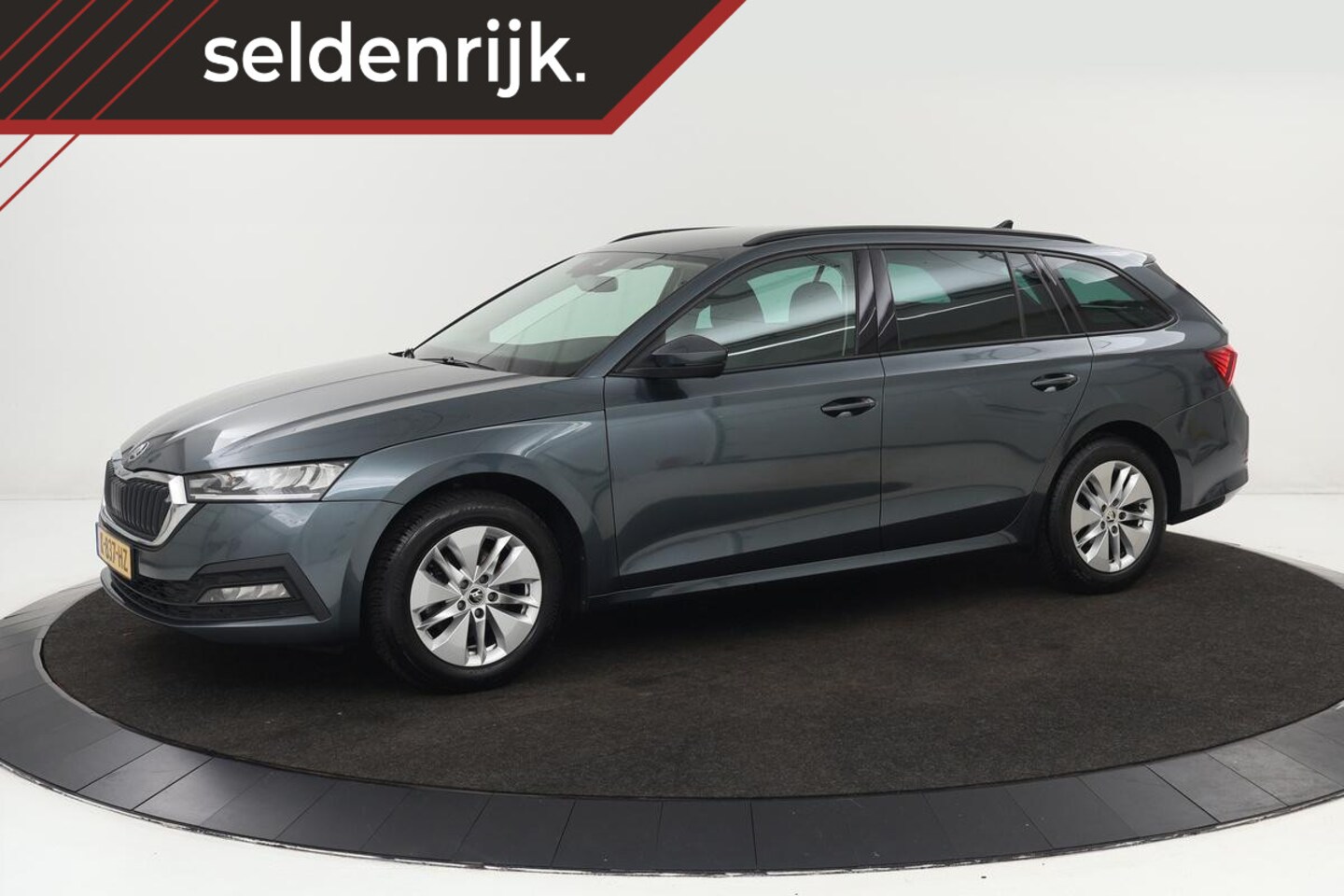 Skoda Octavia - 1.0 TSI Business Edition | Trekhaak | Carplay | Full LED | Navigatie | Climate control | P - AutoWereld.nl