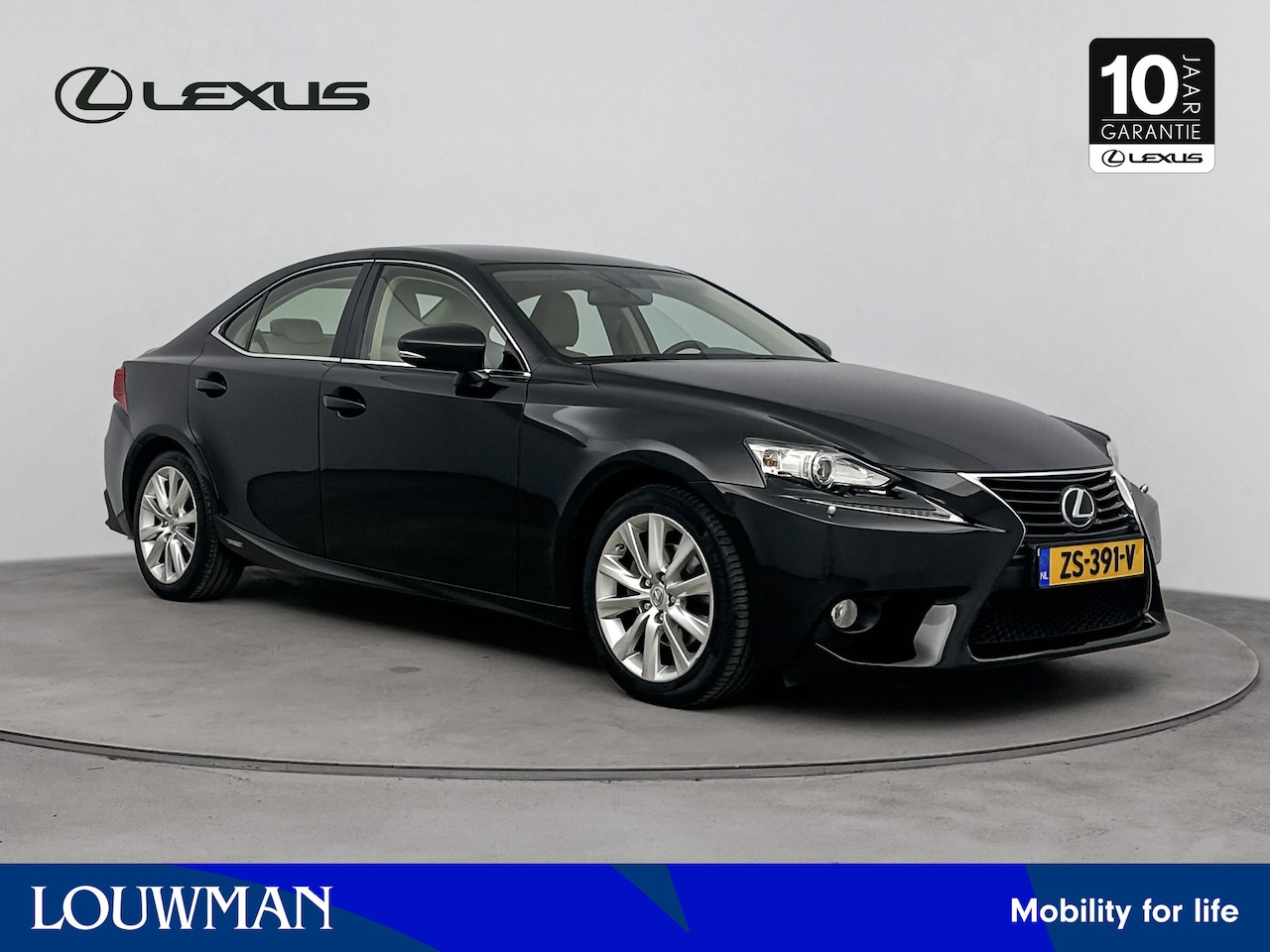 Lexus IS - 300h Business Line Pro Limited | Verwarmde voorstoelen | Navigatie | - AutoWereld.nl