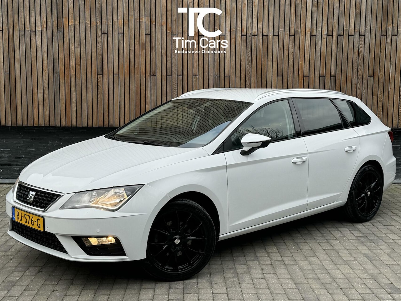 Seat Leon ST - 1.4 EcoTSI Business Intense Automaat | Alcantara bekleding | Seat Sound | Apple CarPlay | - AutoWereld.nl