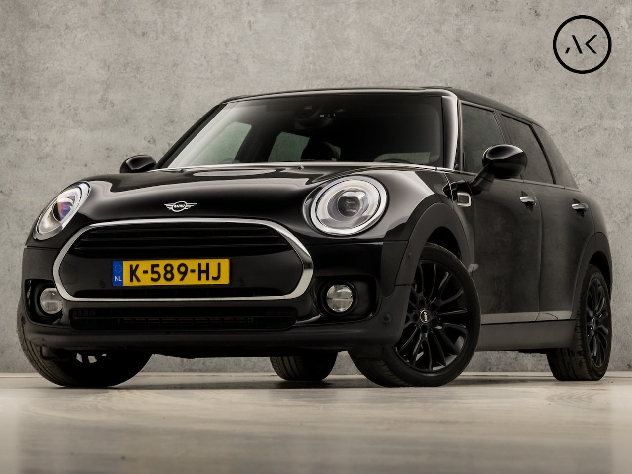 MINI Clubman - Mini 1.5 One Chili Black Sport Automaat (PANORAMADAK, GROOT NAVI, LEDER, STOELVERWARMING, - AutoWereld.nl