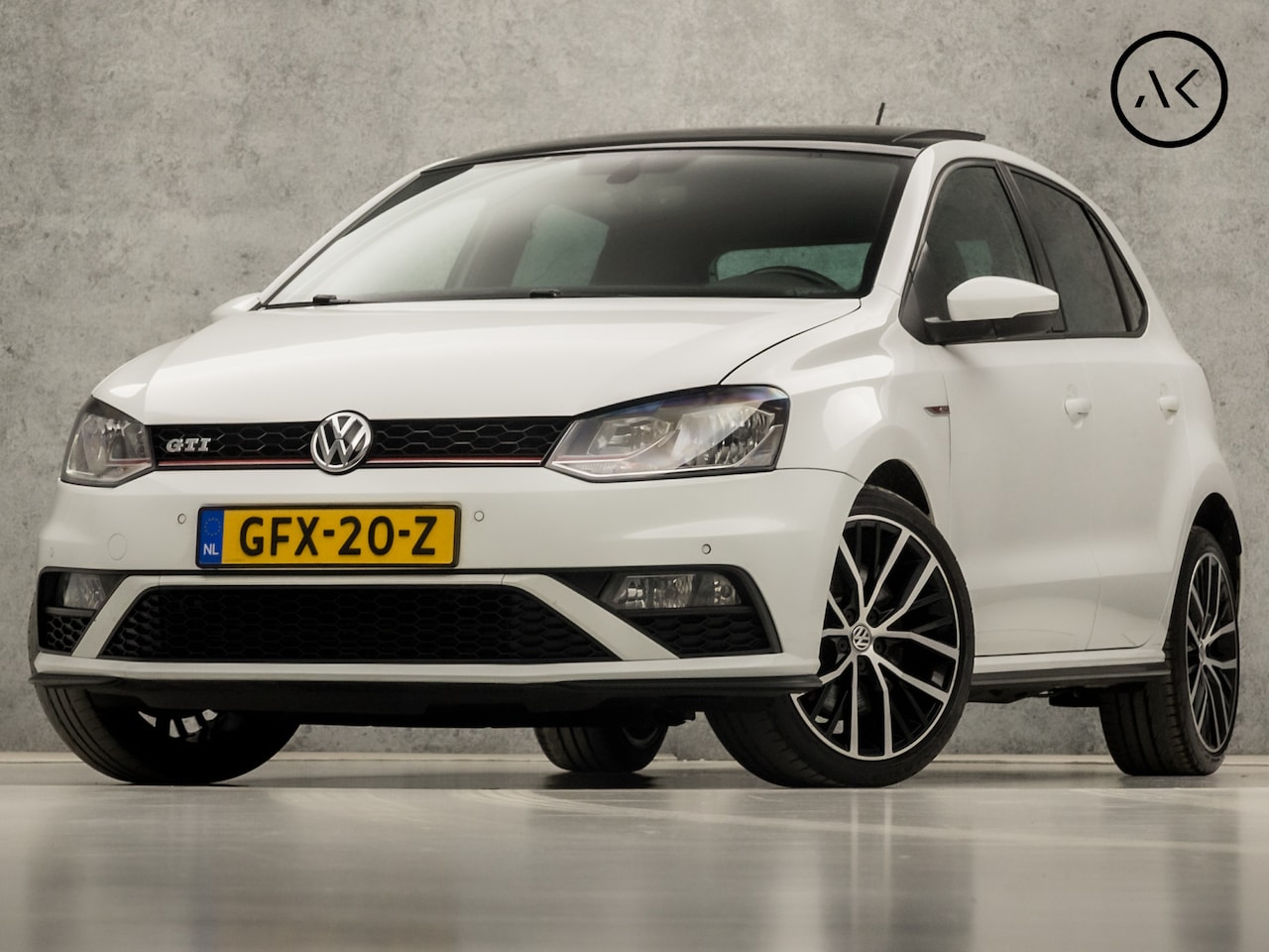 Volkswagen Polo - 1.8 TSI GTI 192Pk Automaat (SCHUIFDAK, APPLE CARPLAY, NAVIGATIE, LEDER/ALCANTARA, CLIMATE, - AutoWereld.nl