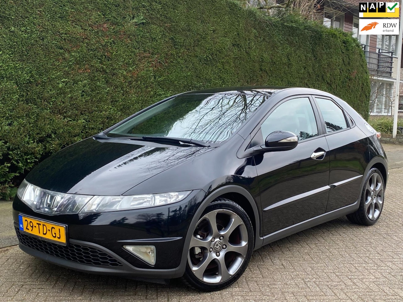 Honda Civic - 1.8 Sport RIJDT SUPER/1e EIGENAAR/NETTE AUTO!!! - AutoWereld.nl