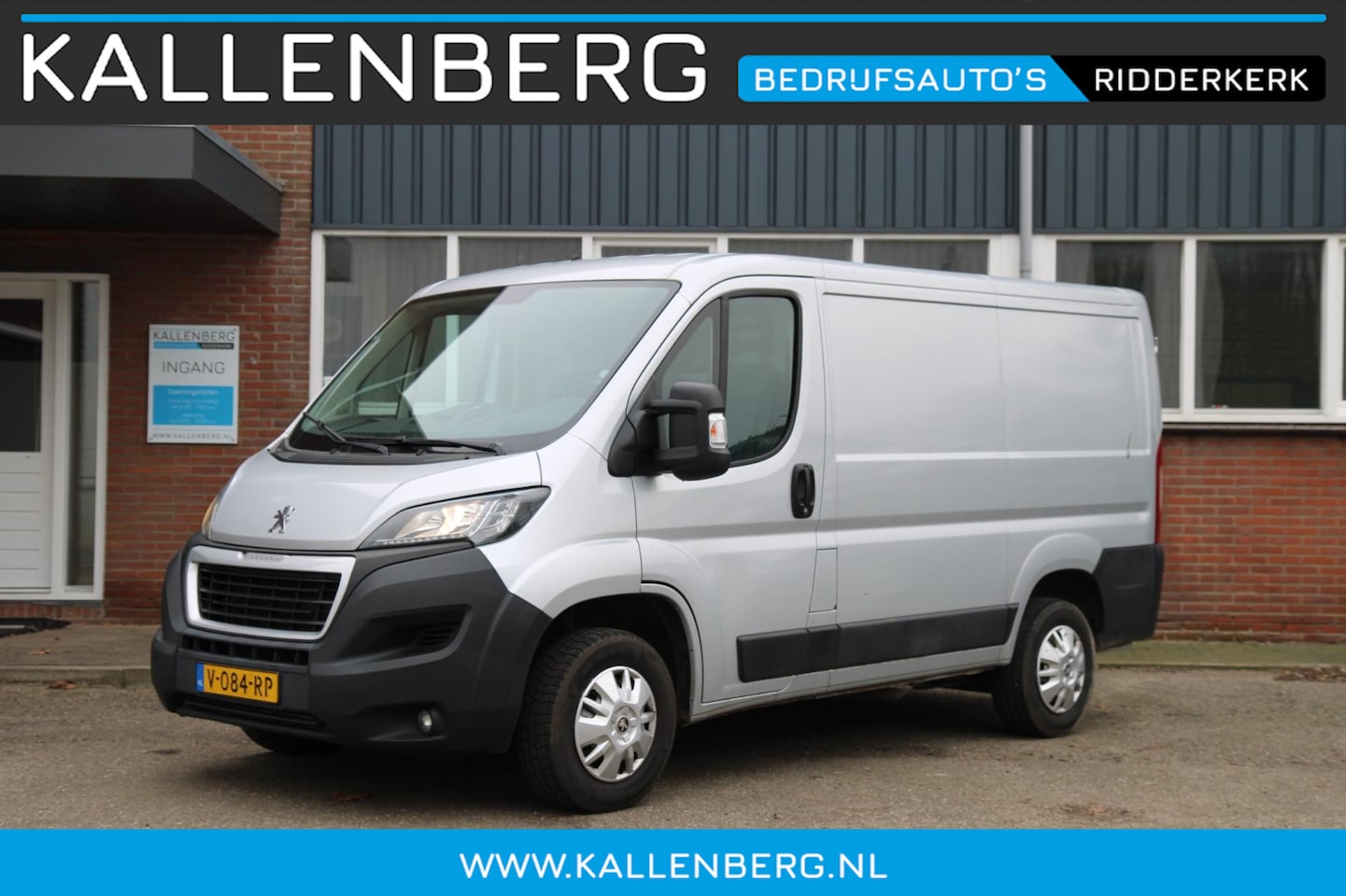 Peugeot Boxer - 330 2.0 BlueHDI L1H1 Premium Pack / Camera / Trekhaak / Navi - AutoWereld.nl