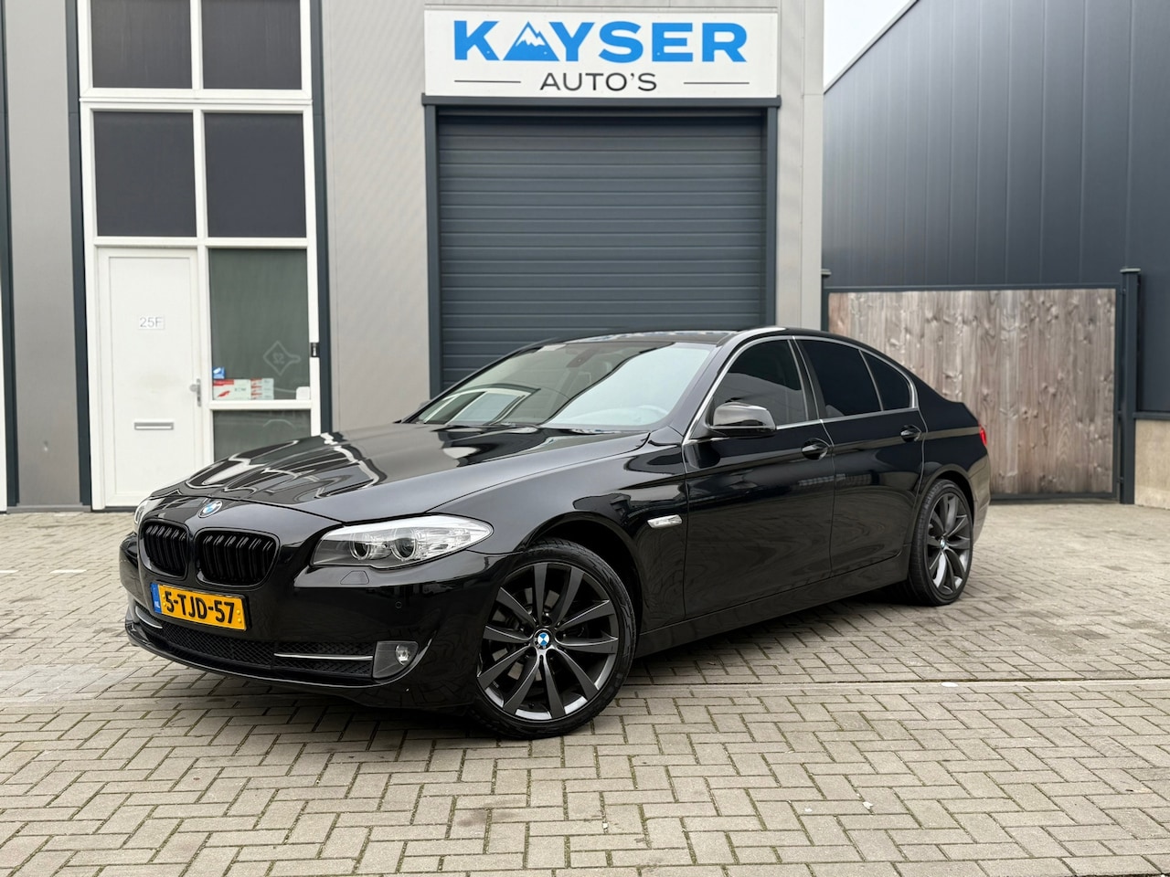 BMW 5-serie - 523i High Executive Leder Navi Stoelverw boekjes - AutoWereld.nl