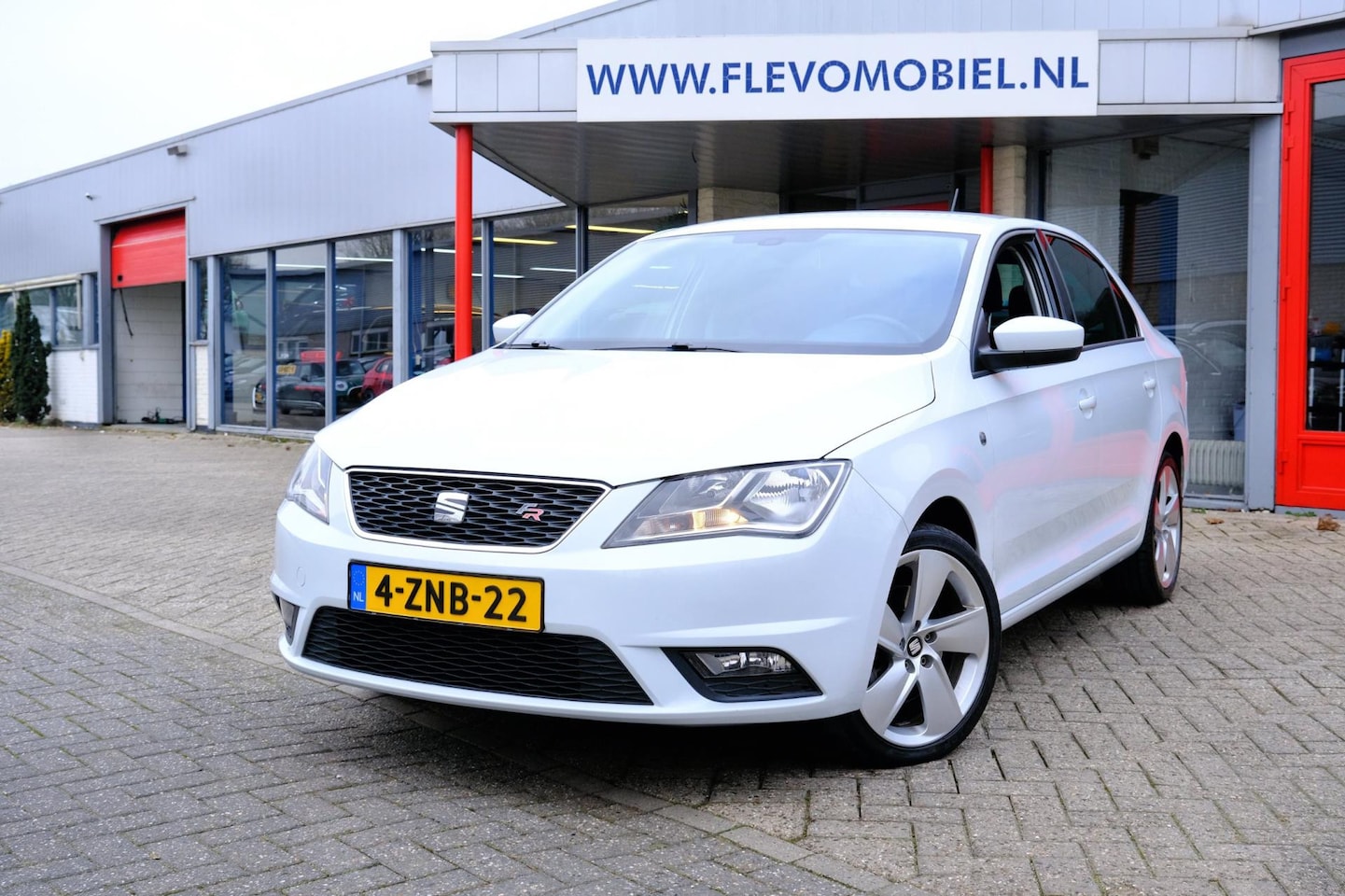 Seat Toledo - 1.2 TSI Style Business Navi|Clima|LMV - AutoWereld.nl