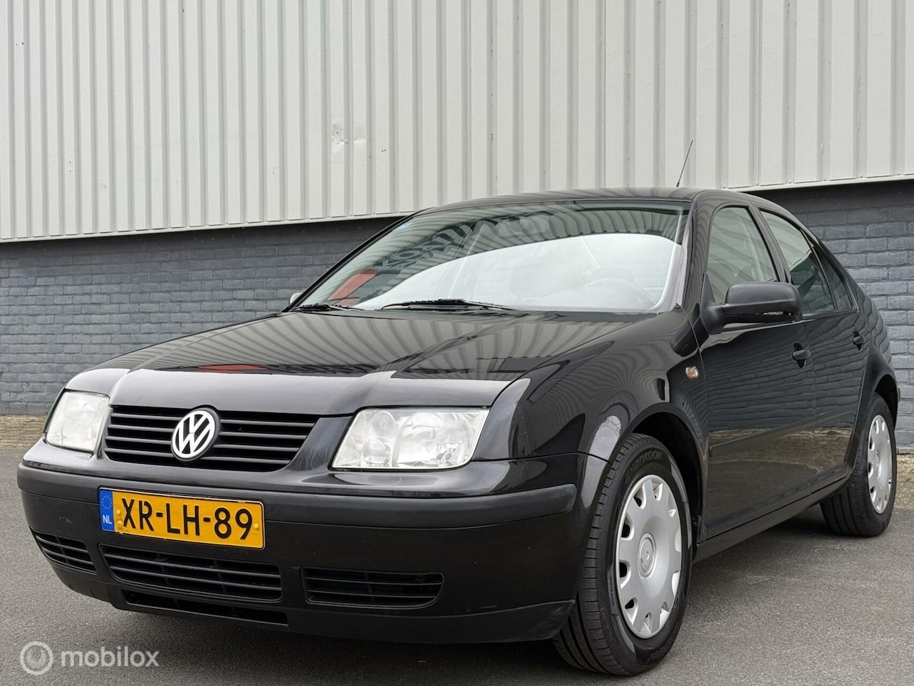 Volkswagen Bora - 2.0 Trendline |Airco | 1ste eig| Dealer ond - AutoWereld.nl