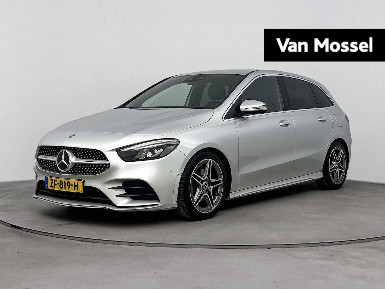 Mercedes-Benz B-klasse - 180 Business Solution AMG MBUX |Leder / alcantara | Trekhaak | - AutoWereld.nl