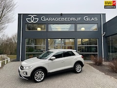 Volkswagen T-Roc - 1.5 TSI Style camera- stoel en stuurverwarming