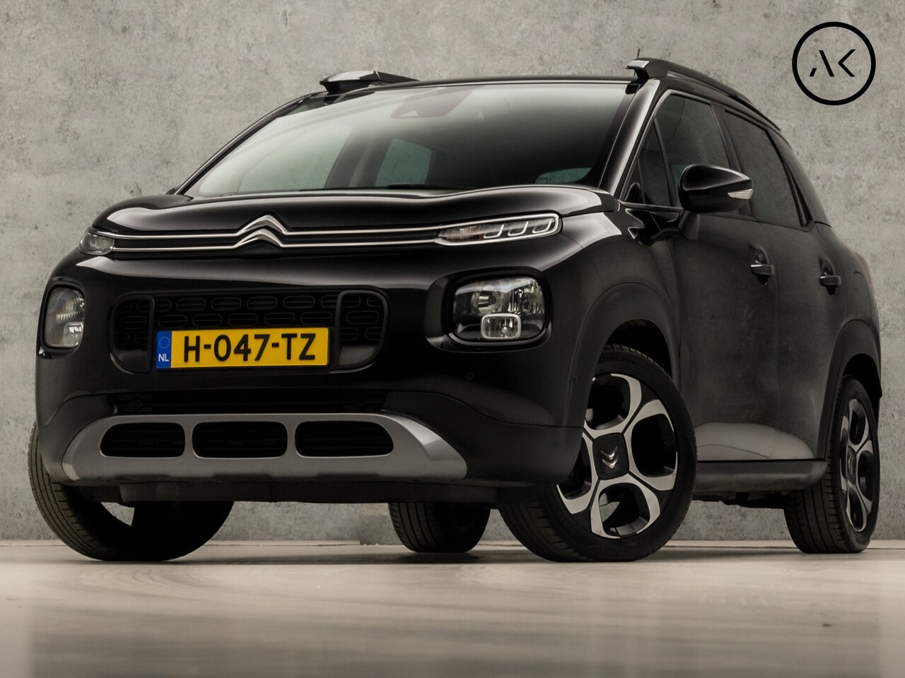 Citroën C3 Aircross - 1.2 PureTech S&S Shine (APPLE CARPLAY, NAP, NAVIGATIE, CAMERA, GETINT GLAS, SPORTSTOELEN, - AutoWereld.nl