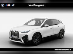 BMW iX - xDrive40 | Sportpakket | Glazen Panoramadak Sky Lounge | Driving Assistant Professional