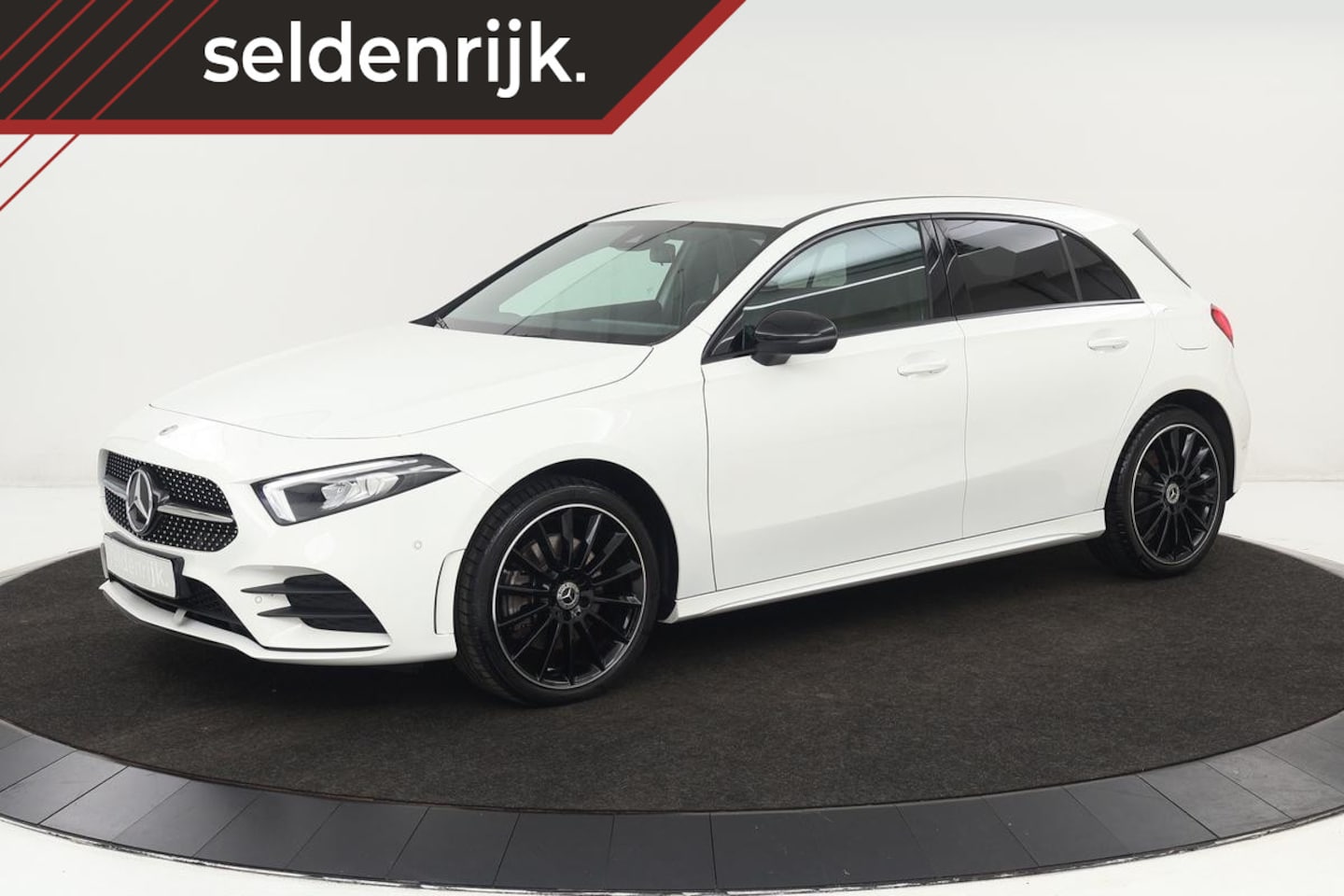 Mercedes-Benz A-klasse - 250e AMG Night | Stoelverwarming | Carplay | Sfeerverlichting | Widescreen | Leder/Alcanta - AutoWereld.nl