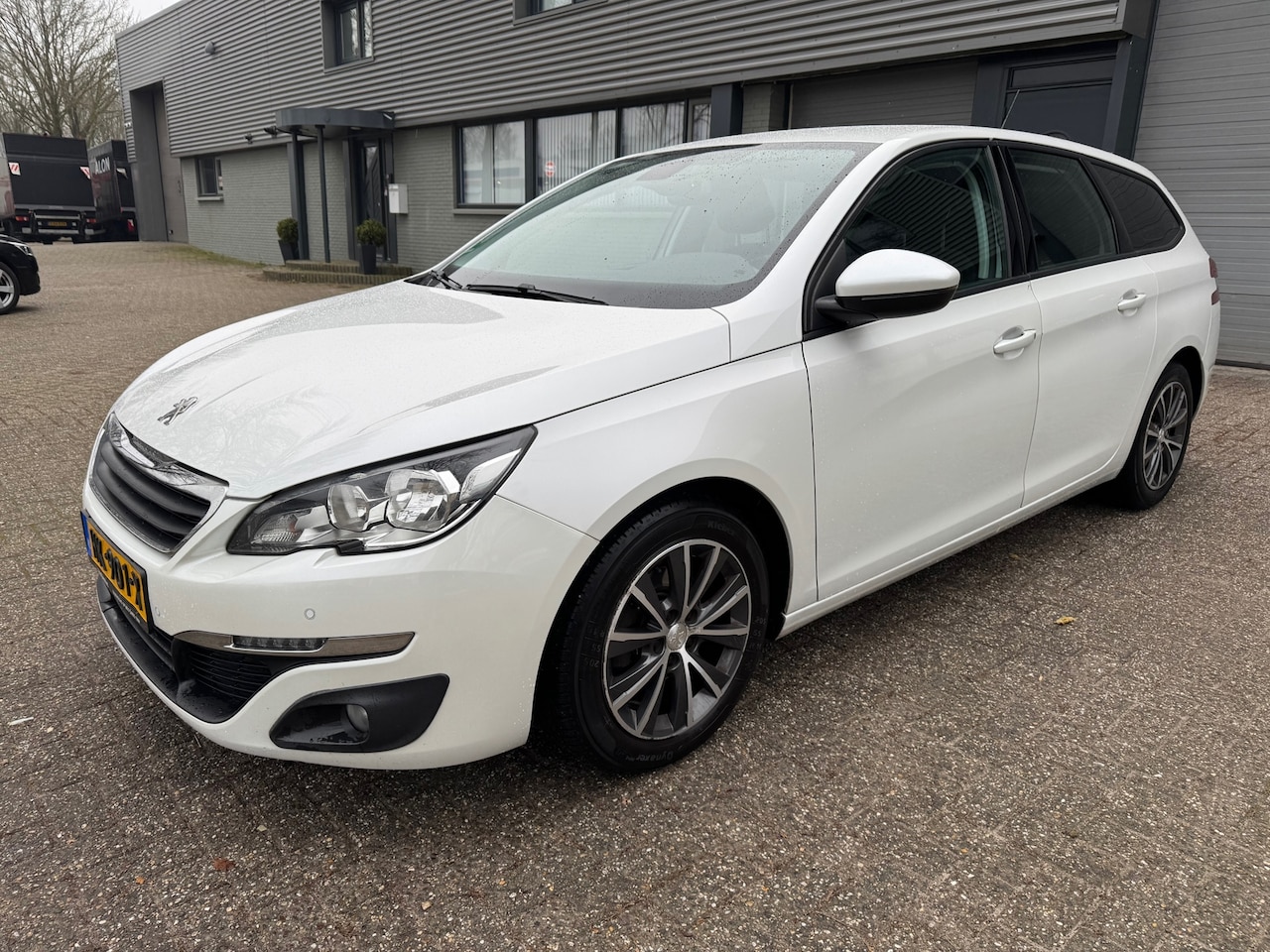 Peugeot 308 SW - 1.6 BlueHDI Blue Lease Pack 1.6 BlueHDI Blue Lease Pack - AutoWereld.nl