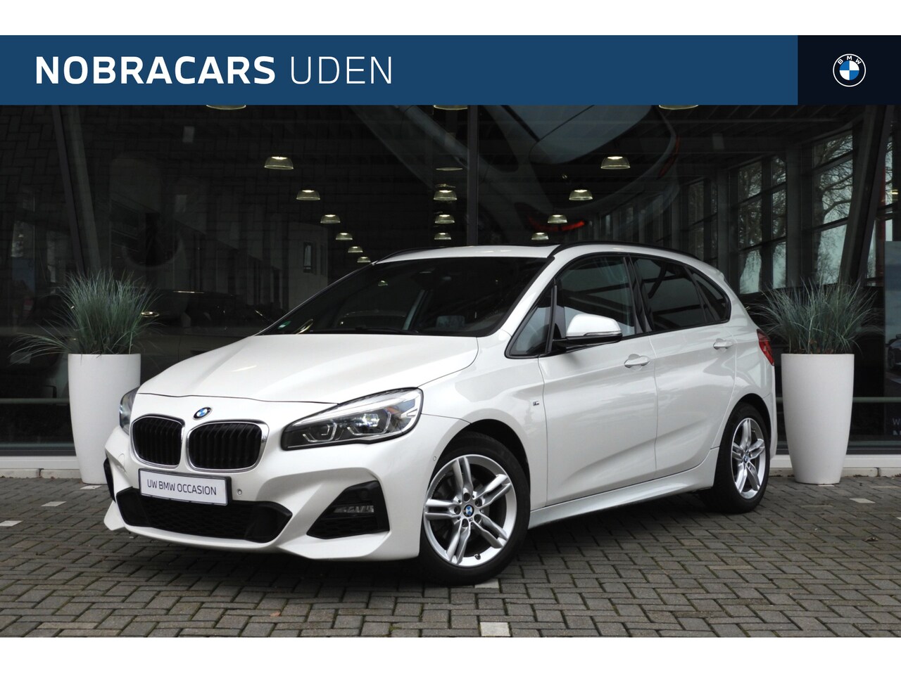 BMW 2-serie Active Tourer - 218i High Executive M Sport Automaat / Panoramadak / Achteruitrijcamera / Sportstoelen / H - AutoWereld.nl