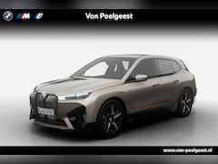 BMW iX - xDrive40 | Sportpakket | Stoelventilatie voor beide voorstoelen | Parking Assistant Profes