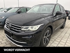 Volkswagen Tiguan - 1.4 TSI eHybrid Elegance // Elek. Trekhaak - Panoramadak - Matrix LED IQ Light - Camera