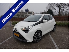 Toyota Aygo - 1.0 VVT-i x-play camera