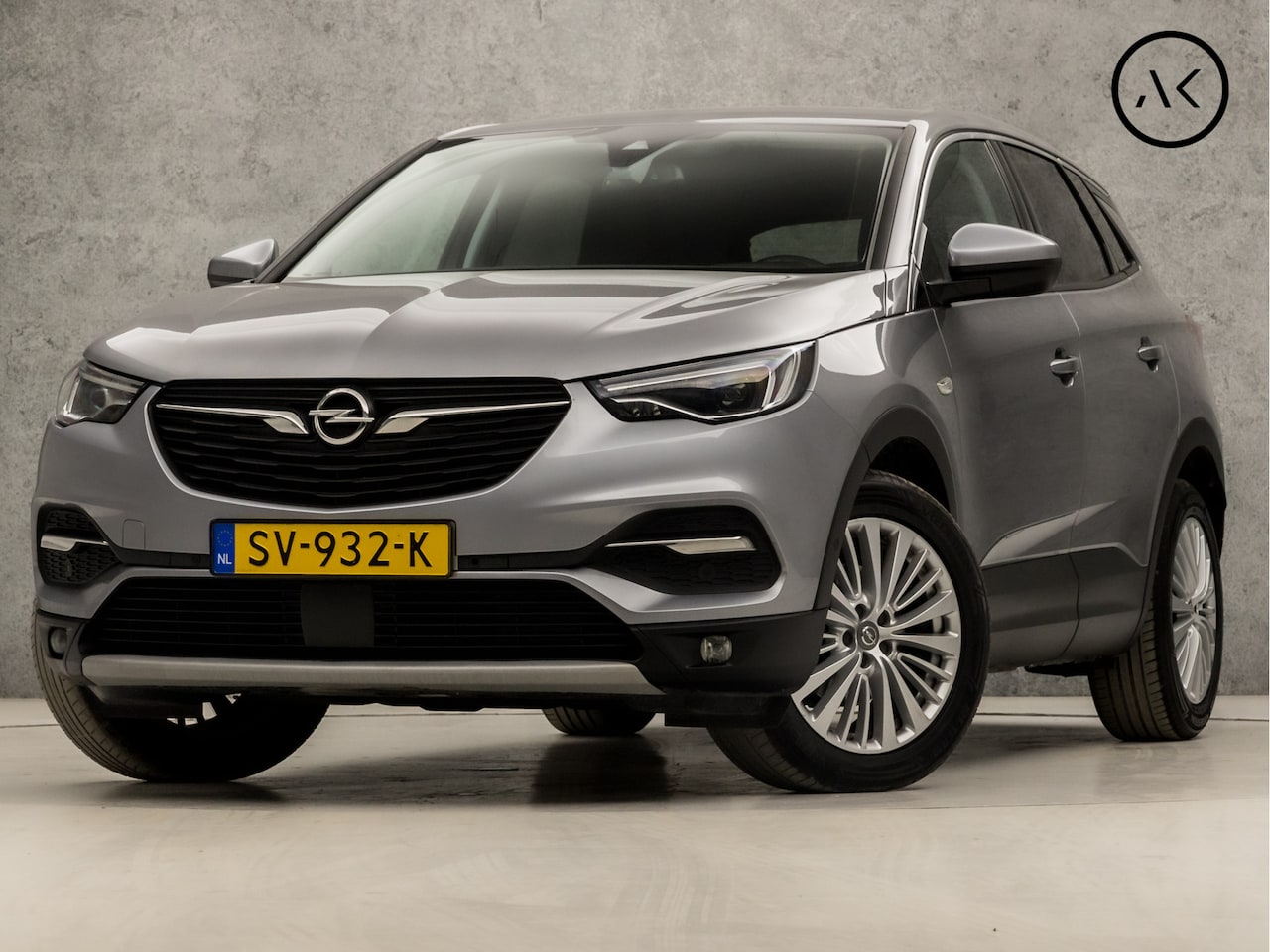 Opel Grandland X - 1.2 Turbo Executive Sport Automaat (APPLE CARPLAY, GROOT NAVI, CLIMATE, LED KOPLAMPEN, LED - AutoWereld.nl