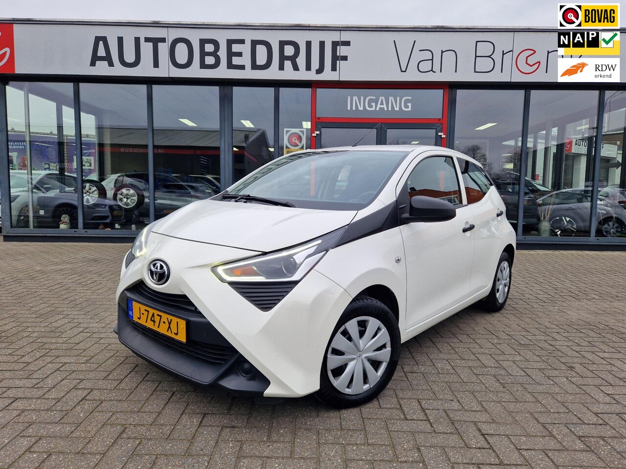 Toyota Aygo - 1.0 VVT-i x| Bluetooth | Parkeersensoren achter - AutoWereld.nl