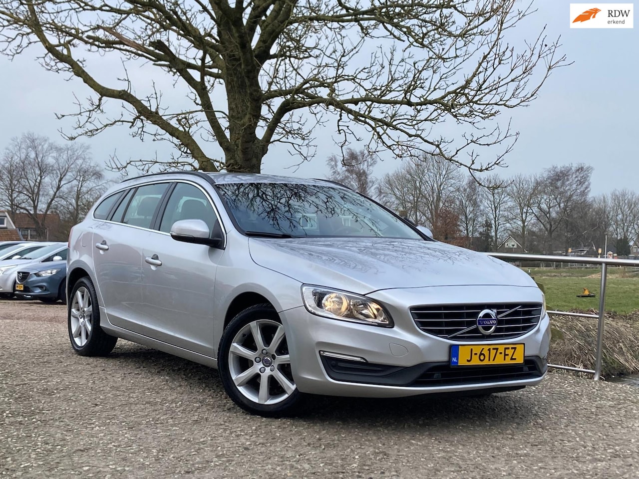 Volvo V60 - 2.0 D3 Polar+ | Automaat + Leder + Navi + Clima nu €12.975,-!! - AutoWereld.nl