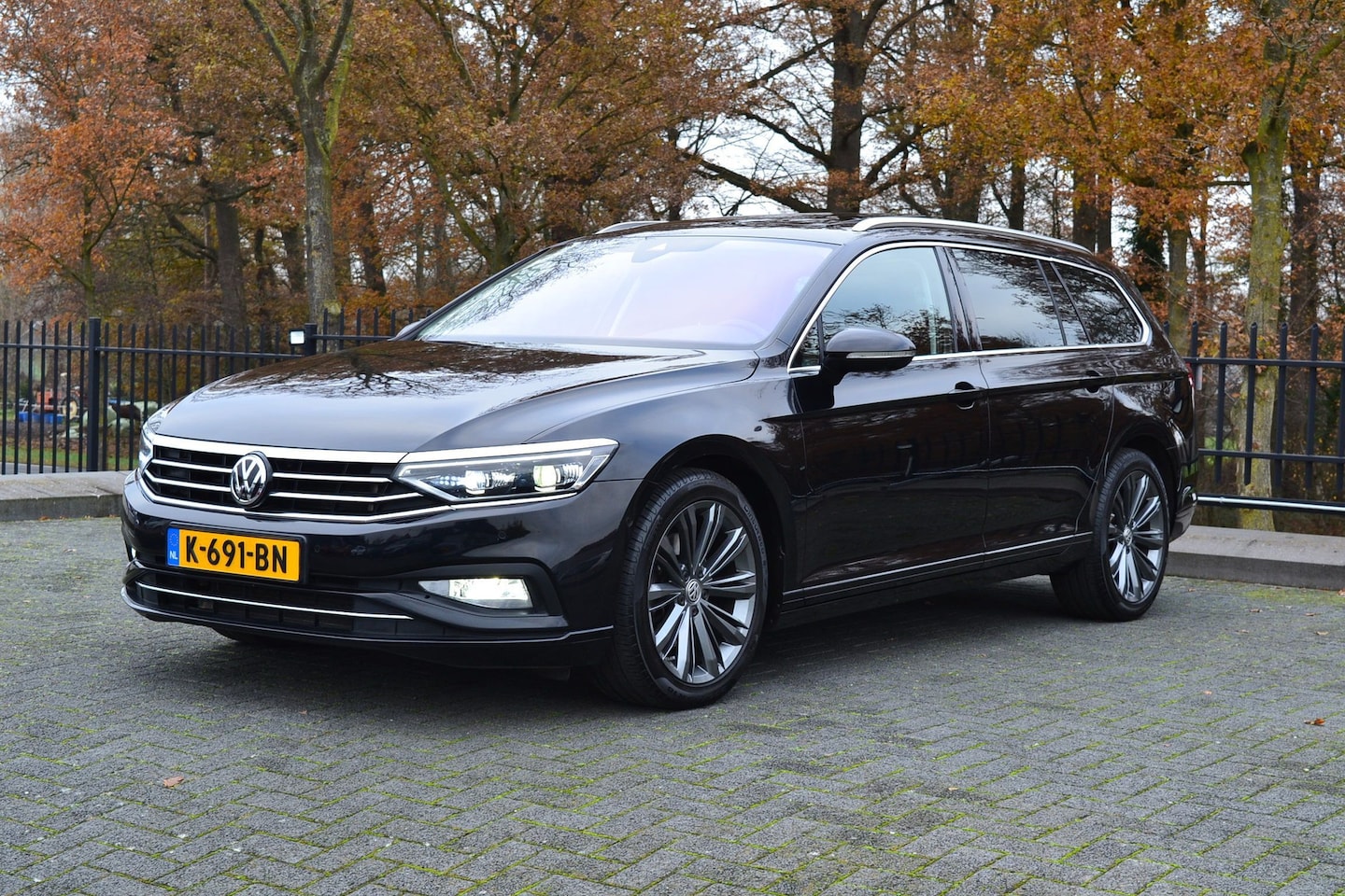 Volkswagen Passat Variant - 2.0 TDi Highline Pano Full Options - AutoWereld.nl