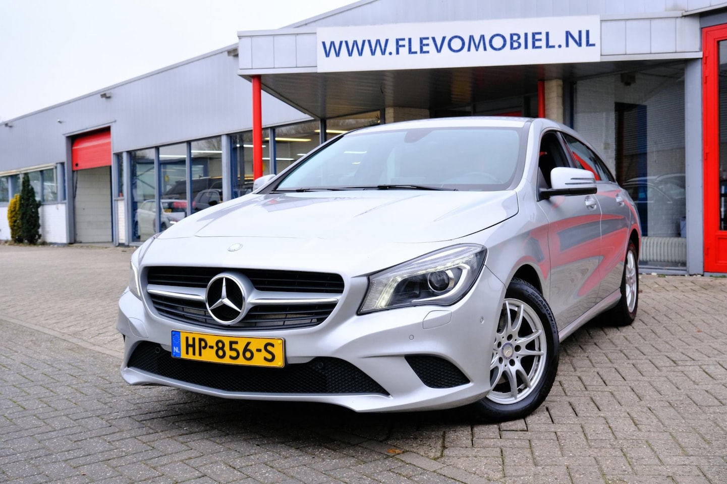 Mercedes-Benz CLA-klasse Shooting Brake - 200 CDI Edition Aut. Xenon|Navi|Half Leder|PDC - AutoWereld.nl