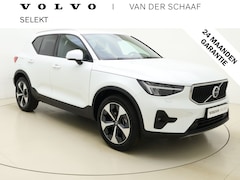 Volvo XC40 - B3 177pk Automaat Core / El. Stoelen / El. Trekhaak / Full-LED / Keyless / Adapt. Cruise /