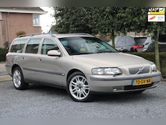 Volvo V70 - 2.4 T Comfort Line 200 PK Youngtimer Trekhaak Leder Cruise 17''