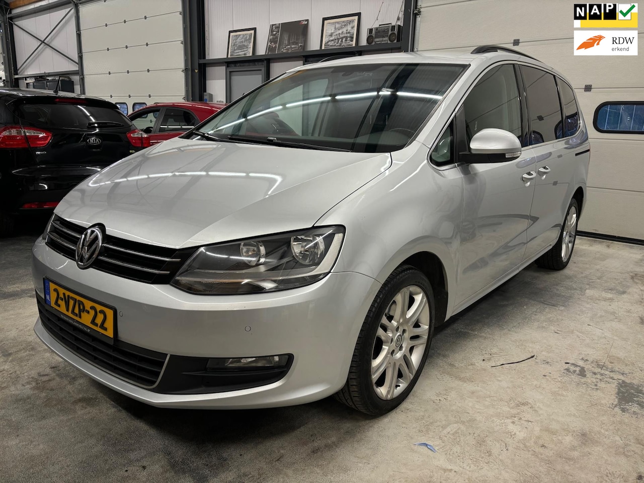 Volkswagen Sharan - 2.0 TDI Highline Van Aut DSG Navi Cruise - AutoWereld.nl