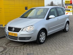 Volkswagen Polo - 1.4 16V Turijn Automaat 5-Deurs AIRCO Nieuwe Apk