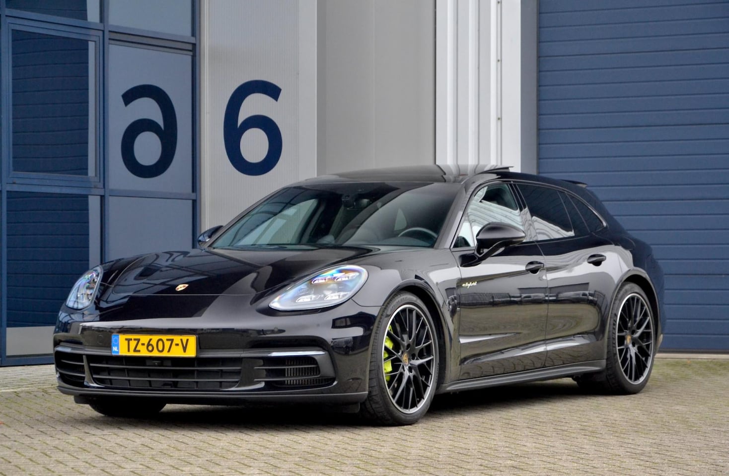 Porsche Panamera Sport Turismo - 2.9 4 E-Hybrid / Pano Dak / Sport Chrono / PDLS / 21 Inch / Soft Close - AutoWereld.nl