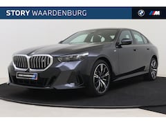 BMW i5 - eDrive40 M Sport / Panoramadak / Adaptieve LED / Stuurverwarming / M Sportonderstel / Park