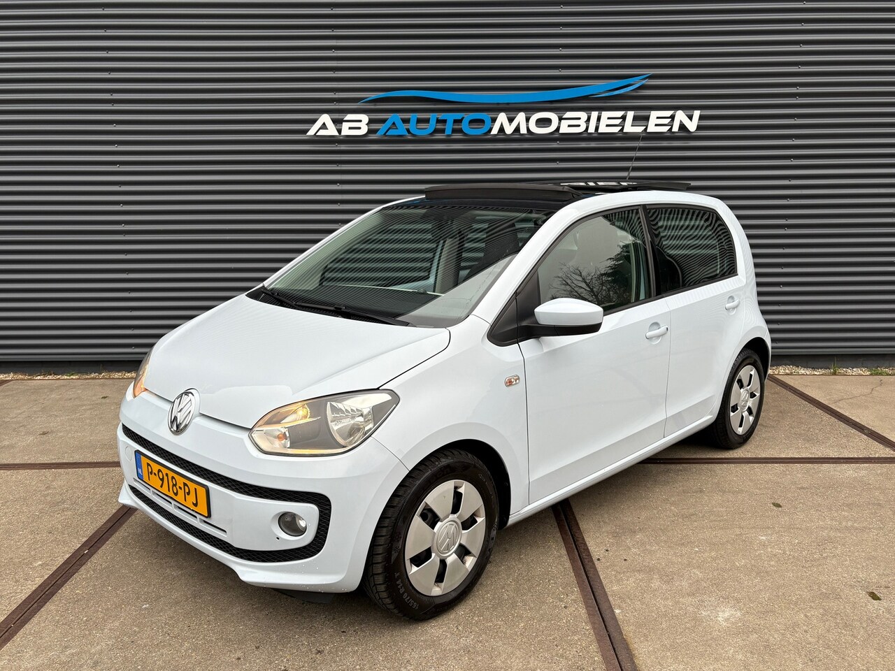 Volkswagen Up! - 1.0 BMT move up! PANO/ STOELVERWARMING - AutoWereld.nl