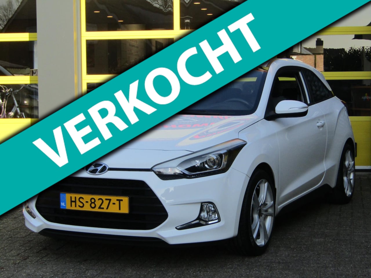 Hyundai i20 Coupé - 1.2 HP i-Motion Comfort Achteruitrij camara / Nav - AutoWereld.nl