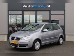 Volkswagen Polo - 1.4-16V AUTOMAAT Optive 75pk Airco, Trekhaak, Dealer onderhouden