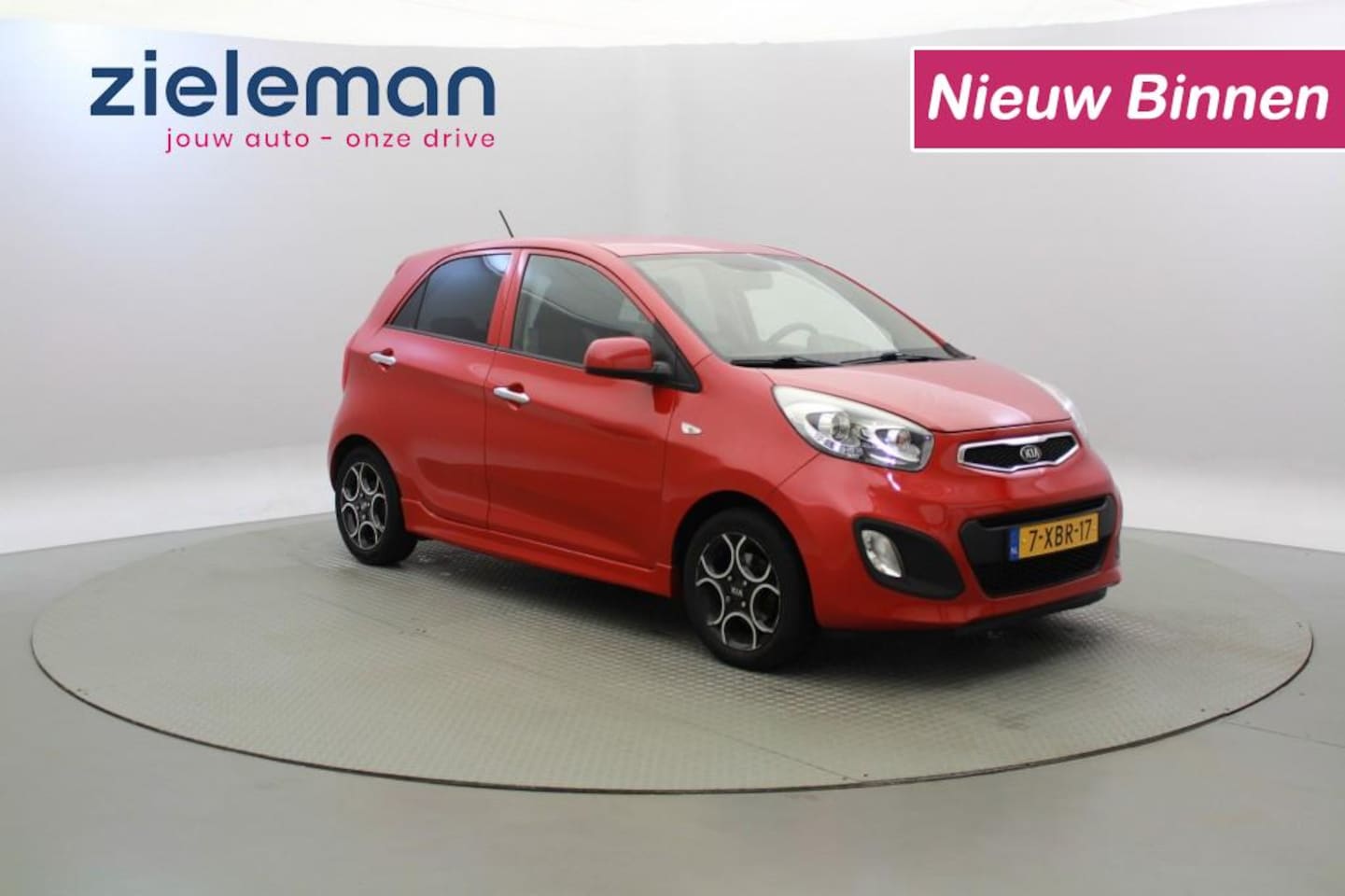 Kia Picanto - 1.2  CVVT World Cup Edition - Half leer, Airco, - AutoWereld.nl