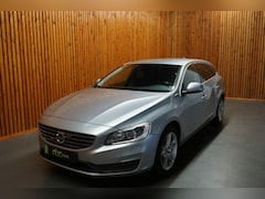 Volvo V60 - 2.4 D5 AWD TWIN ENGINE MOMENTUM AUTOMAAT