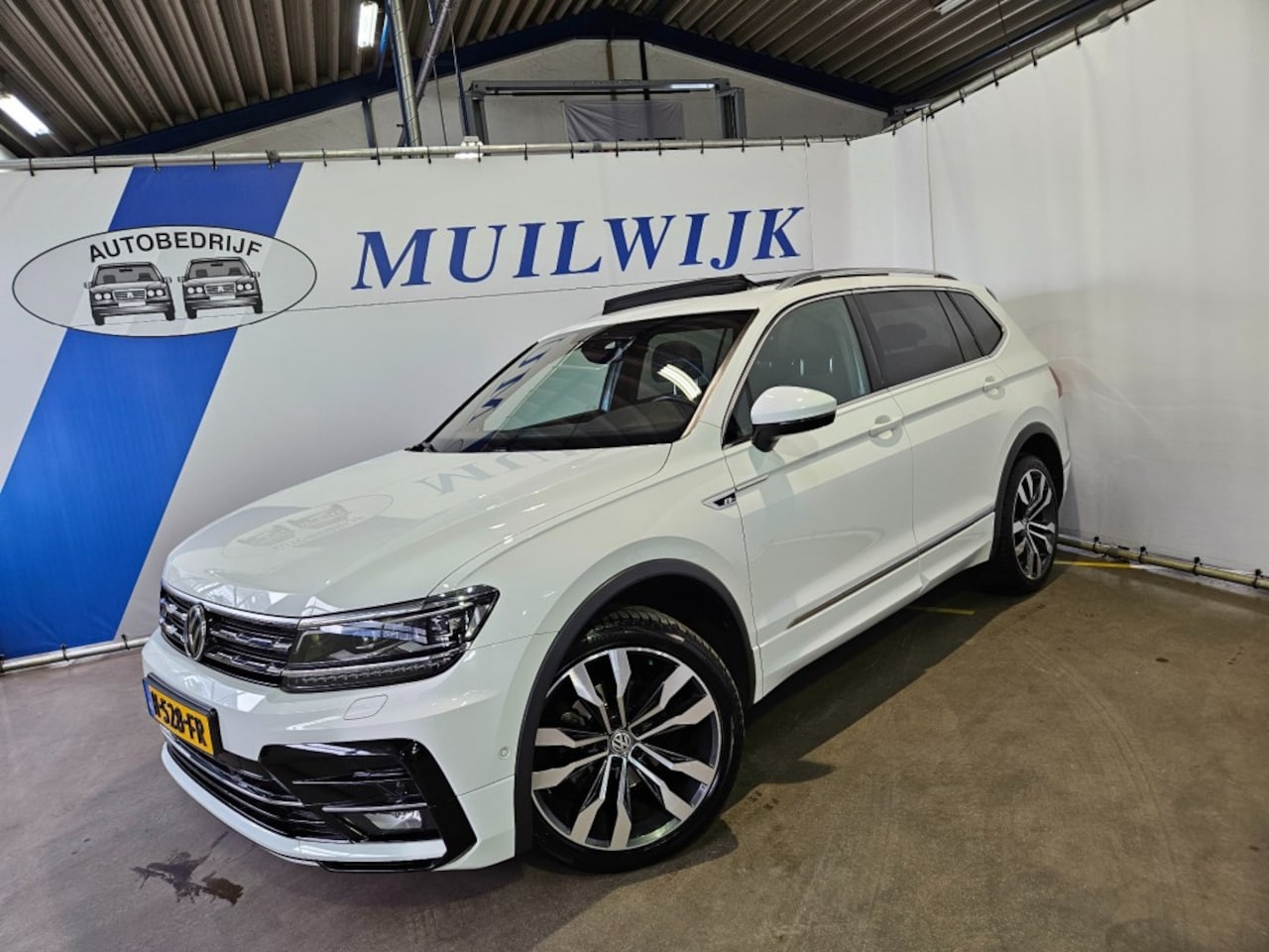 Volkswagen Tiguan Allspace - Allspace 1.5 TSI Highline Business R-Line 7 pers. / Trekhaak / P - AutoWereld.nl