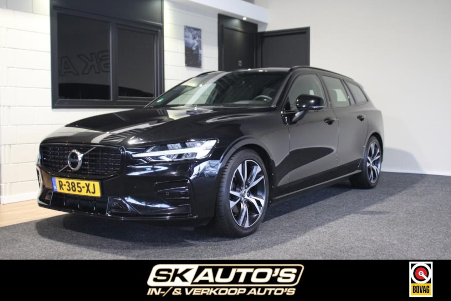 Volvo V60 - 2.0 B4 CORE AUTOMAAT, LEDER, 197PK, ACHTERUITRIJCAMERA,CARPLAY - AutoWereld.nl