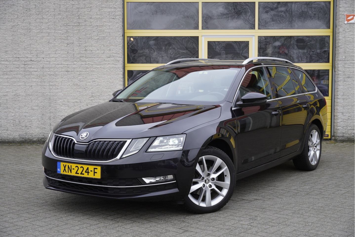 Skoda Octavia Combi - 1.0 TSI Automaat! Style Business BJ2019 Lmv 17" | Led | Navi | Pdc | Keyless entry | Trekh - AutoWereld.nl