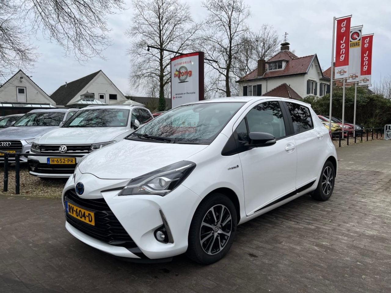 Toyota Yaris - 1.5 HYBRID DESIGN SPORT AUTOMAAT / CAMERA / CRUISE CTR. / LMV - AutoWereld.nl