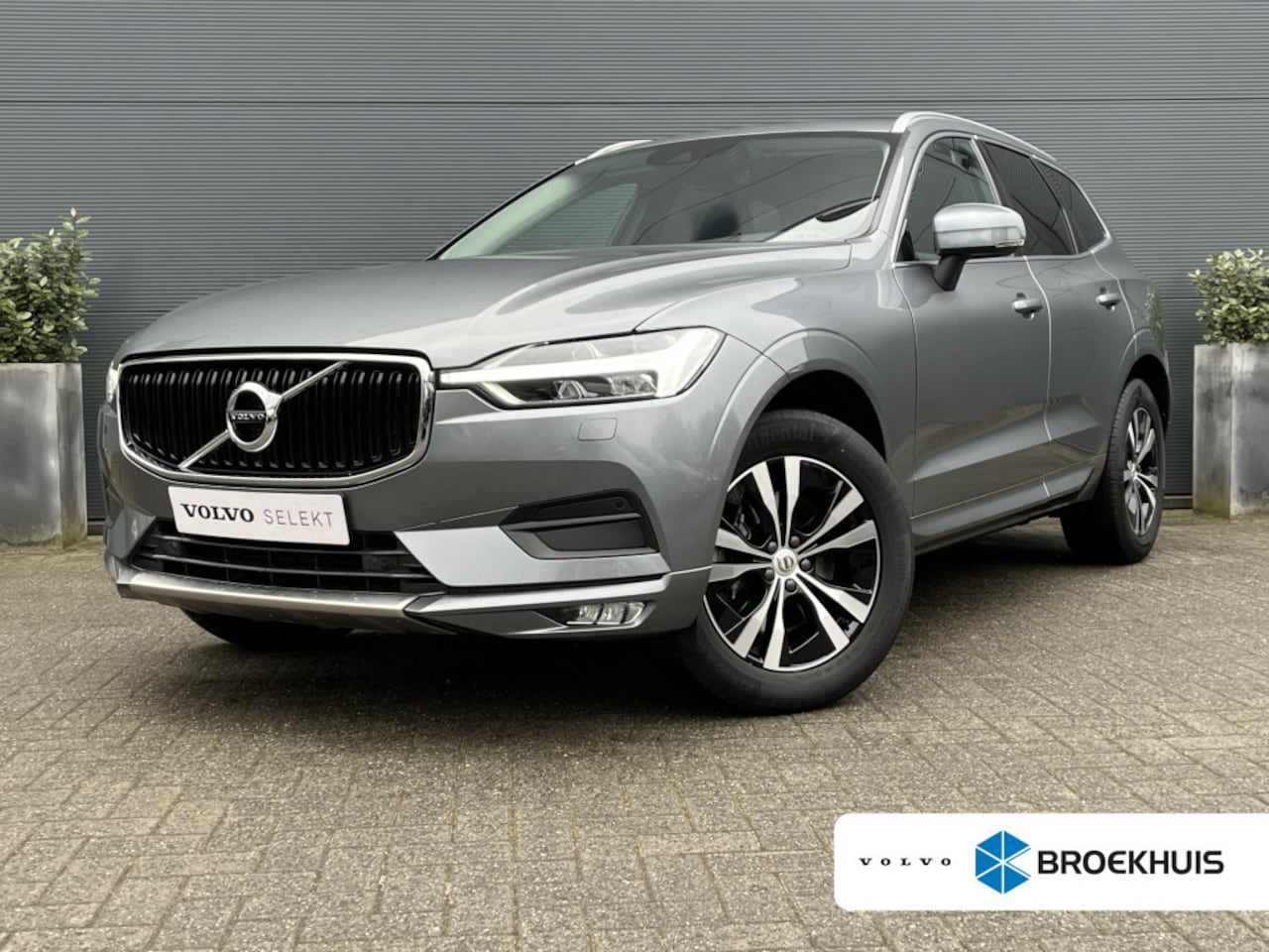 Volvo XC60 - 2.0 B5 Momentum Exclusive | DAB ontvanger | audio installatie premium | cruise control ada - AutoWereld.nl