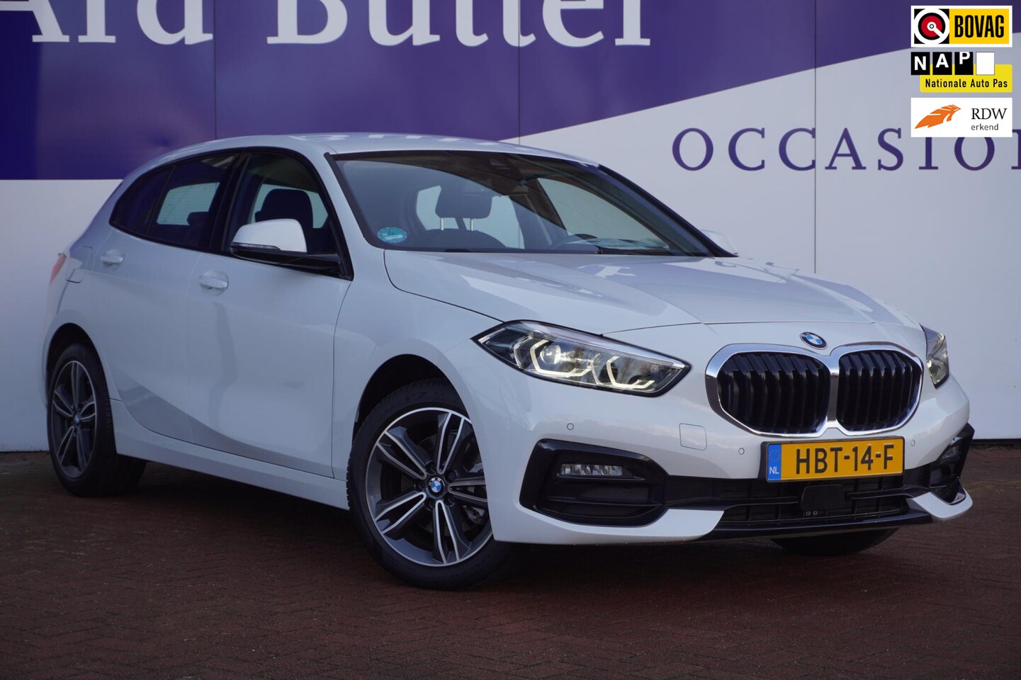 BMW 1-serie - 118i Business Edition Plus / LED / Camera / Navigatie / 17"LMV / = SUPER !! - AutoWereld.nl