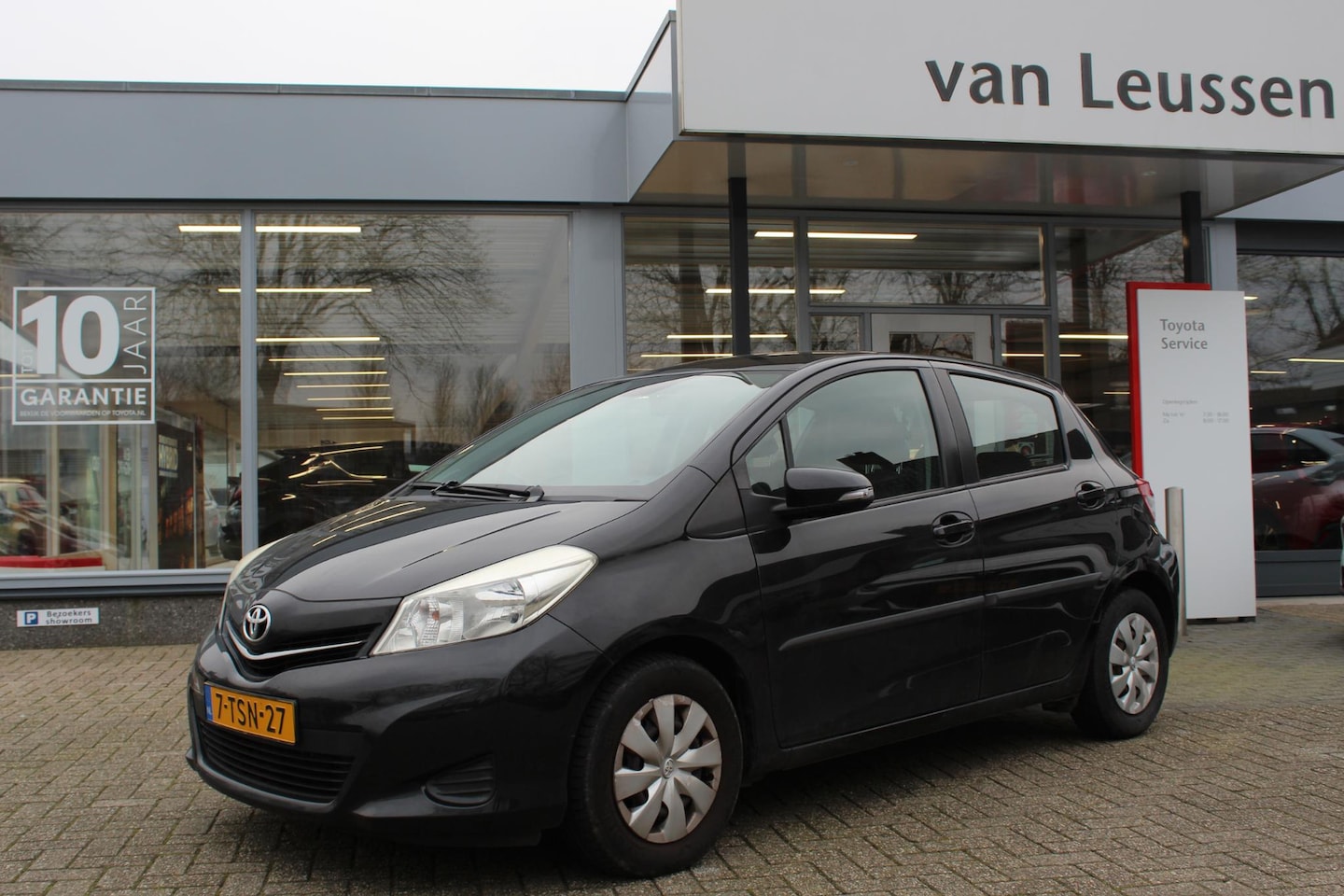 Toyota Yaris - 1.3 VVT-i NOW 5-DEURS NL-AUTO - AutoWereld.nl