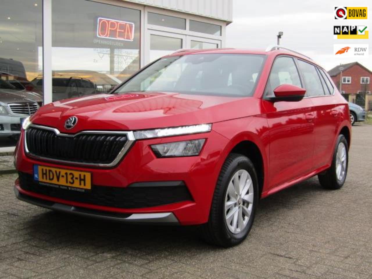 Skoda Kamiq - 1.5 TSI DSG AMBITION 150PK RED VELVET 10240KM - AutoWereld.nl