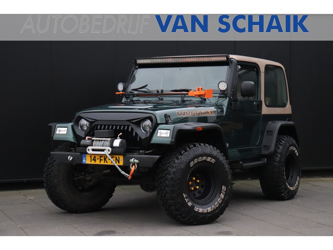 Jeep Wrangler - 4.0i Hardtop Sahara | LEDER | ELEK. LIER | TREKHAAK | - AutoWereld.nl