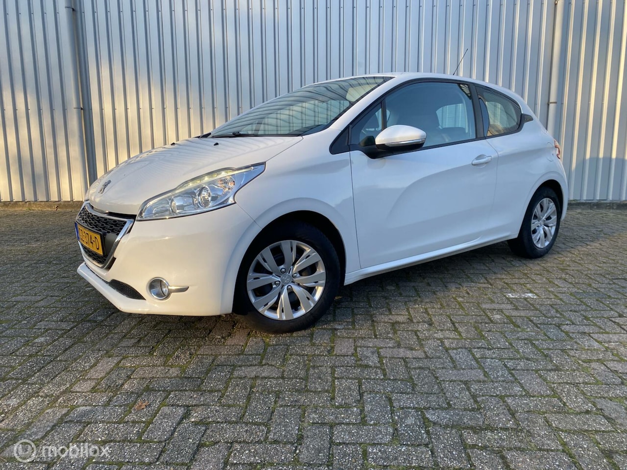 Peugeot 208 - 1.2 VTi Active Airco Pdc Cruise Control - AutoWereld.nl