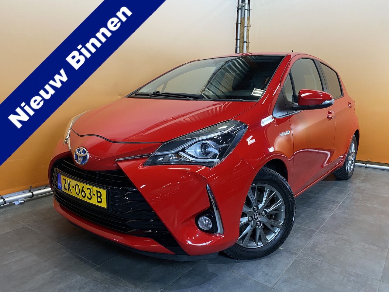 Toyota Yaris - 1.5 Hybrid Dynamic lichtmetalen wielen lage km stand - AutoWereld.nl