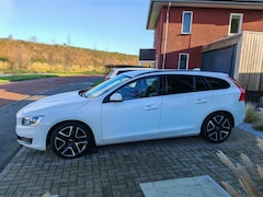 Volvo V60 - 2.0 D4 Business Sport