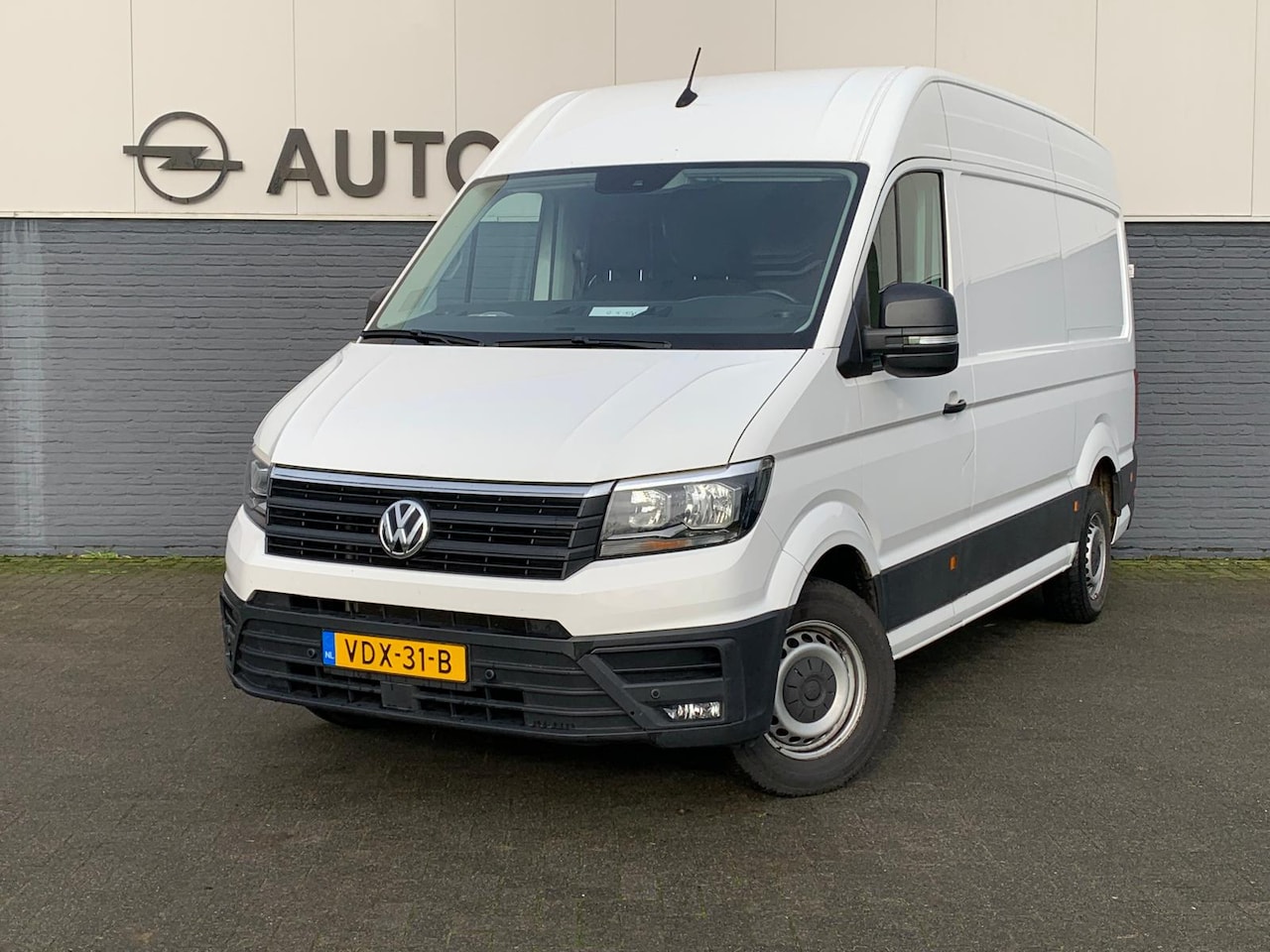 Volkswagen Crafter - 30 2.0 TDI L3H2 3 Persoons Comfortline Airco Cruise-Control Navigatie Parkeerhulp v/a Lich - AutoWereld.nl